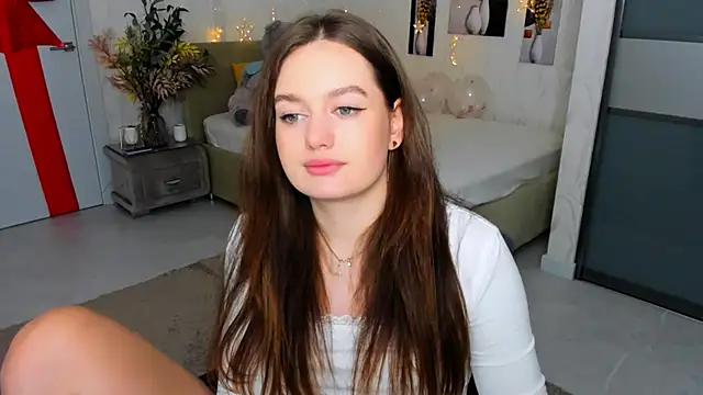 MiracleCurly online show from 02.13.25