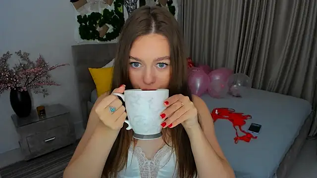 MiracleCurly online show from 02.14.25