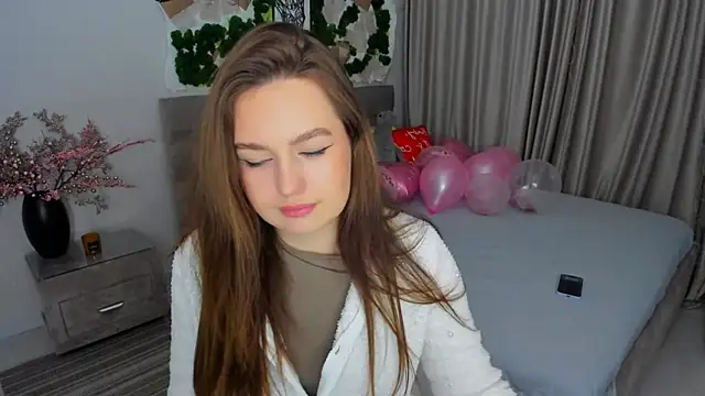 MiracleCurly online show from 02.15.25