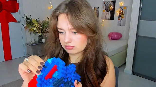 MiracleCurly online show from 03.06.25