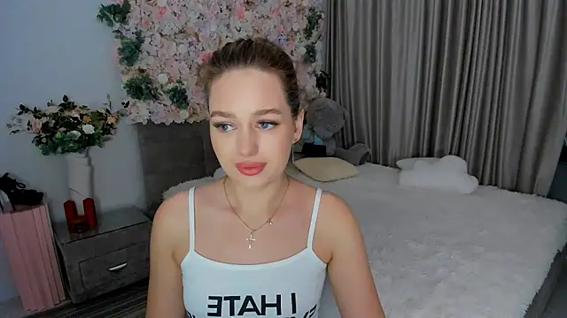 MiracleCurly online show from 10.01.25