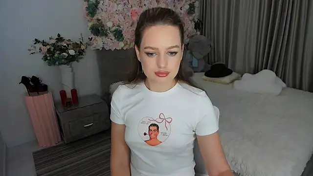 MiracleCurly online show from 10.06.25