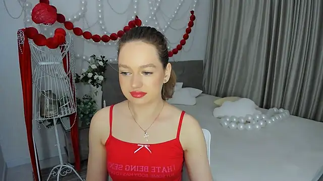 MiracleCurly online show from 04.13.26