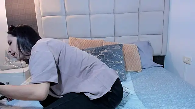 Hecatee 77 online show from 01.13.25