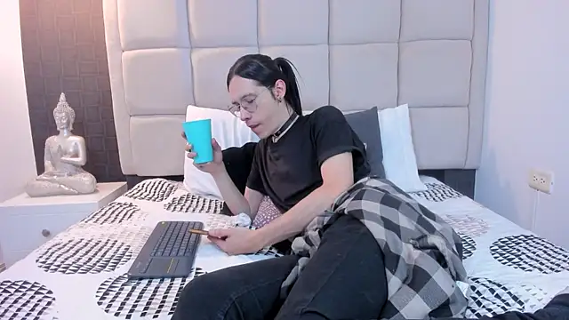 Hecatee 77 online show from 03.22.25