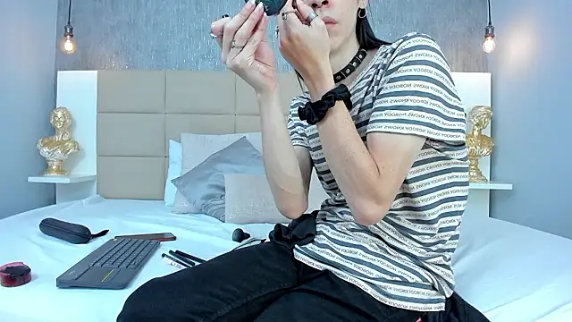 Hecatee 77 online show from 03.19.26