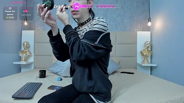 Hecatee 77 online show from 04.06.26