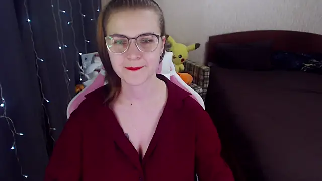 Snapshot of MissBrightShine chatting on 02.13.25 MissBrightShine online show from 02.13.25