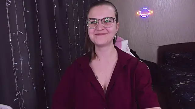 Snapshot of MissBrightShine chatting on 02.20.25 MissBrightShine online show from 02.20.25