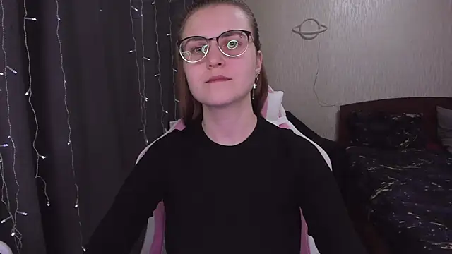 Snapshot of MissBrightShine chatting on 03.06.25 MissBrightShine online show from 03.06.25