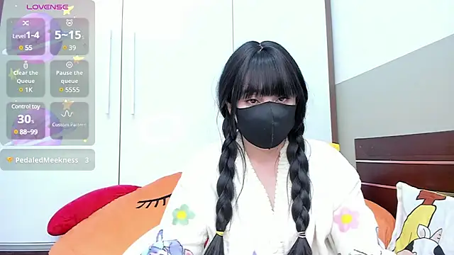 alonelove   online show from 02.20.25