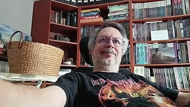 Mandra is a whore online show from 10.25.25