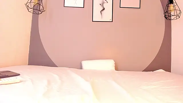 Snapshot of sarita_duque chatting on 03.21.26 sarita duque online show from 03.21.26