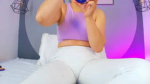 Snapshot of sarita_duque chatting on 04.14.26 sarita duque online show from 04.14.26