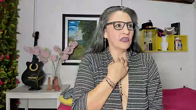 merlyna goldens online show from 01.30.25