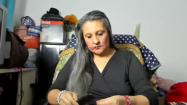 Snapshot of merlyna_goldens chatting on 05.16.26 merlyna goldens online show from 05.16.26
