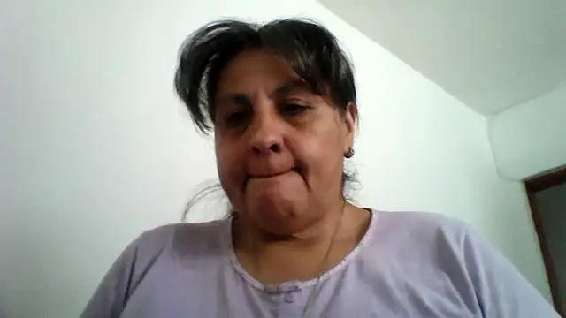 Snapshot of merlyna_goldens chatting on 05.24.26 merlyna goldens online show from 05.24.26