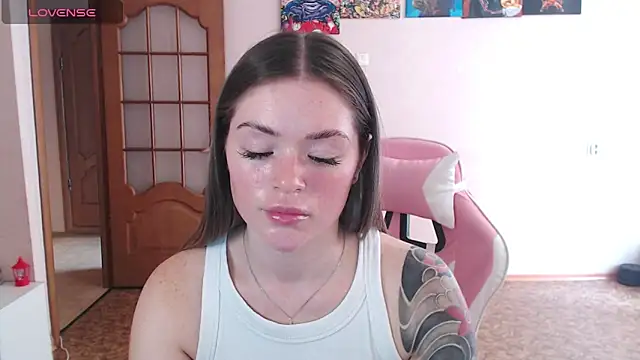 miaacatt online show from 04.18.26