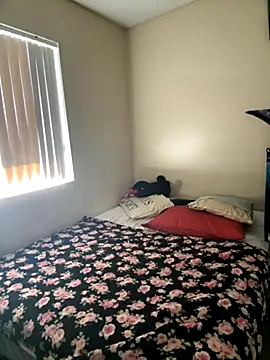 PeterGrandee online show from 09.17.25