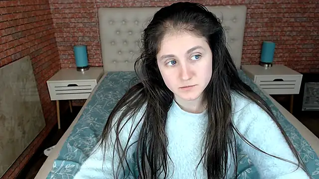 Snapshot of Holliy_Cooper chatting on 03.21.25 Holliy Cooper online show from 03.21.25