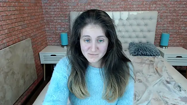 Snapshot of Holliy_Cooper chatting on 10.26.25 Holliy Cooper online show from 10.26.25