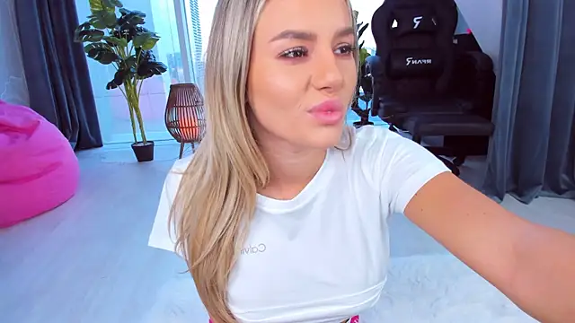 Snapshot of SpoilM3Mor3 chatting on 01.30.25 SpoilM3Mor3 online show from 01.30.25