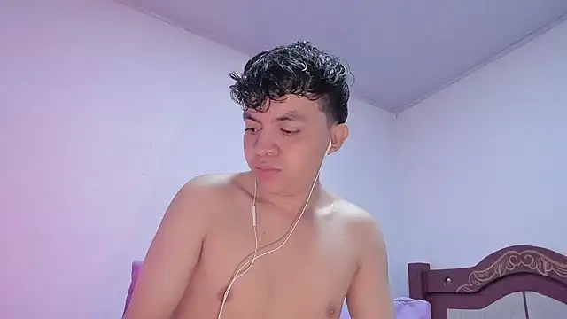 Snapshot of Lucaas_King chatting on 02.05.25 Lucaas King online show from 02.05.25