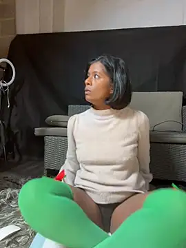 RoseMelanie online show from 12.22.24