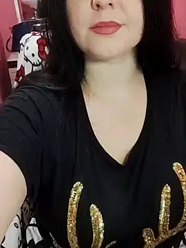 Snapshot of ErikaVlovely chatting on 11.14.25 ErikaVlovely online show from 11.14.25