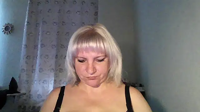 Snapshot of MeilomaWesa chatting on 09.29.25 MeilomaWesa online show from 09.29.25