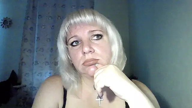 Snapshot of MeilomaWesa chatting on 10.31.25 MeilomaWesa online show from 10.31.25