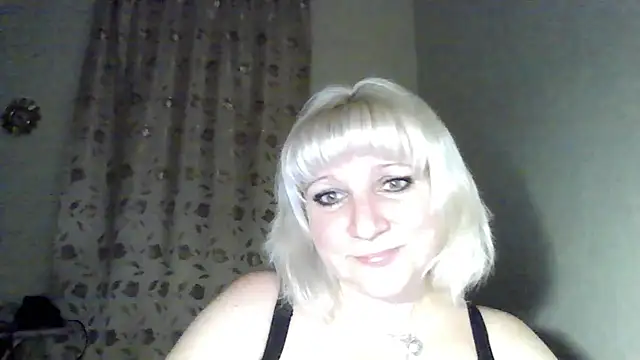 Snapshot of MeilomaWesa chatting on 12.01.25 MeilomaWesa online show from 12.01.25