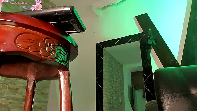 Snapshot of isabelsexysmile_ chatting on 12.15.24 isabelsexysmile online show from 12.15.24