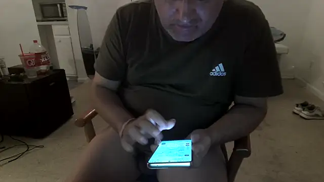 Peachestabby147 online show from 10.28.25