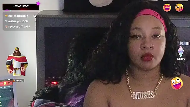 Snapshot of temptressbeauty24 chatting on 03.15.25 temptressbeauty24 online show from 03.15.25