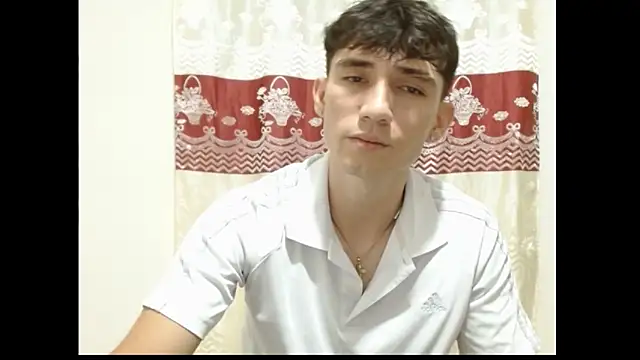 Snapshot of ChicoMaloFfF chatting on 11.29.25 ChicoMaloFfF online show from 11.29.25