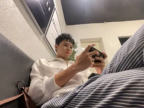 Plaxtique online show from 11.08.25