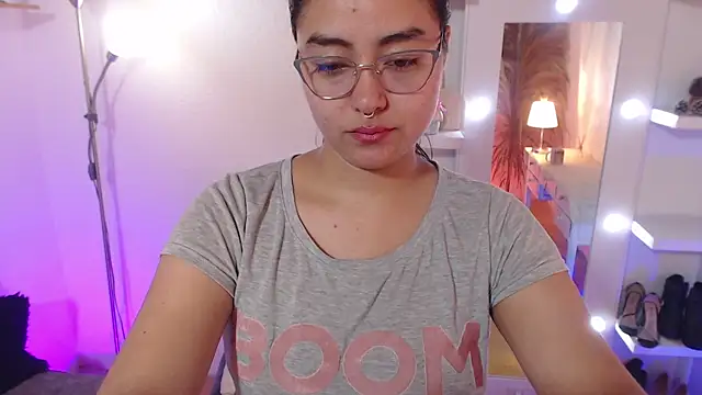  Kim  M online show from 11.24.25