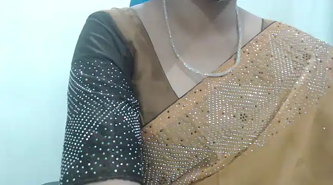 Snapshot of Lovely_Siri_23 chatting on 01.11.25 Lovely Siri 23 online show from 01.11.25