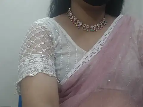 Snapshot of Lovely_Siri_23 chatting on 05.14.26 Lovely Siri 23 online show from 05.14.26