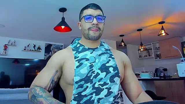 Snapshot of Michael_Diamond chatting on 01.01.25 Michael Diamond online show from 01.01.25