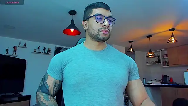 Snapshot of Michael_Diamond chatting on 02.10.25 Michael Diamond online show from 02.10.25