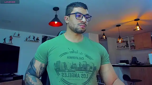 Snapshot of Michael_Diamond chatting on 02.12.25 Michael Diamond online show from 02.12.25