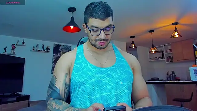 Snapshot of Michael_Diamond chatting on 02.14.25 Michael Diamond online show from 02.14.25