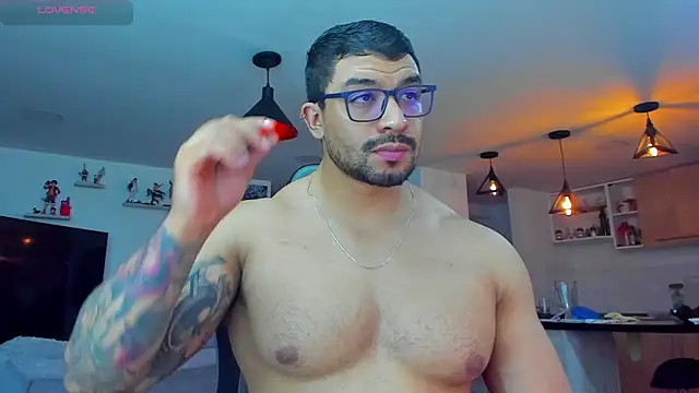 Snapshot of Michael_Diamond chatting on 02.21.25 Michael Diamond online show from 02.21.25