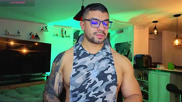 Snapshot of Michael_Diamond chatting on 10.28.25 Michael Diamond online show from 10.28.25