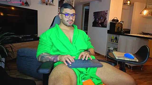 Snapshot of Michael_Diamond chatting on 11.27.25 Michael Diamond online show from 11.27.25