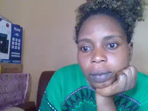 Snapshot of sweetbabra1 chatting on 02.27.25 sweetbabra1 online show from 02.27.25