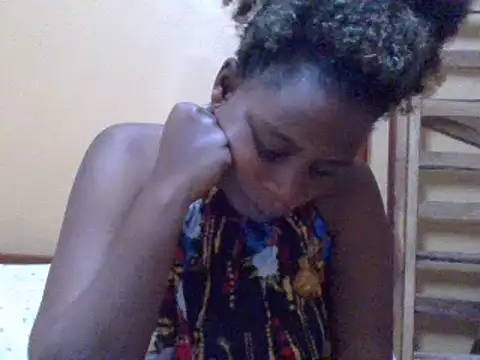 Snapshot of sweetbabra1 chatting on 03.05.25 sweetbabra1 online show from 03.05.25