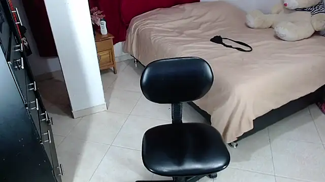 Snapshot of Tiffani_Williams chatting on 01.29.25 Tiffani Williams online show from 01.29.25